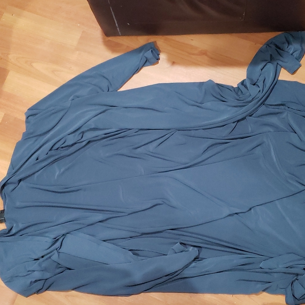 Torrid size 4 wrinkle free navy duster